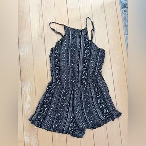 American Eagle Black and Cream Patterned Romper
